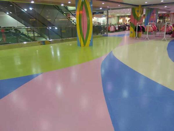 北方安裝地暖(nuǎn)的地麵適合鋪裝PVC塑膠地板(圖1) 北方安裝地暖的地(dì)麵(miàn)適(shì)合鋪裝PVC塑膠地板(圖1)